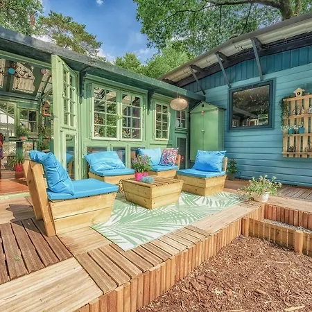 Fairytale House - Enchanted Getaway In Bospark *
